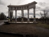 Росіяни вдарили по енергообладнанню Херсона: у місті проблеми зі світлом і водою