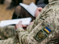 Намагався задушити ременем безпеки. На Буковині чоловік напав на представників ТЦК
