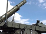 У РФ звітують про “відбиття” масованої атаки дронів у 5 областях та в окупованому Криму