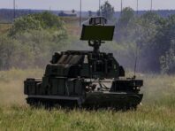 Десантники за допомогою вітчизняного дрона уразили російський ЗРК “Тор М2” (відео)