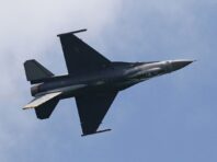 США розглядають розширення навчання українських пілотів на F-16, – WSJ