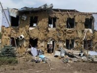 Росіяни вдарили по сільраді під Волновахою: є загибла та поранені