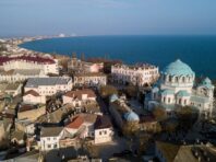 Окупанти встановили велику кількість вогневих точок на пляжах у Криму