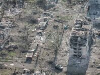 “Перетворився на груду попелу”. ЗСУ показали, як виглядає мікрорайон “Канал” у Часовому Яру
