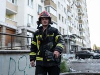 Росіяни вночі обстріляли Херсон, загинула жінка