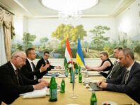 Кулеба на зустрічі з Сійярто: мирні ініціативи не можуть ґрунтуватися на російських наративах