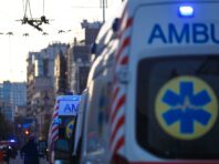 Росіяни обстріляли житловий район Миколаєва, є загиблий та постраждалі