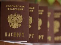 Окупанти погрожують українцям депортацією через відмову від паспорта РФ