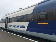 УЗ попередила про затримку поїздів до та зі Львова через обстріл залізниці