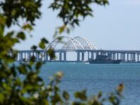 Окупанти зміцнюють Кримський міст, – ЗМІ