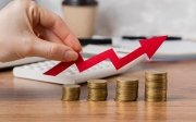 Економіка України вперше зросла з початку повномасштабного вторгнення РФ — Bloomberg