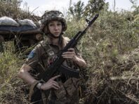 Стефанішина розповіла, скільки жінок виконують бойові завдання на фронті
