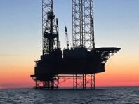 У Чорному морі горять “вишки Бойко”: що відомо про ситуацію на трьох платформах (фото)