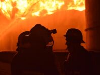 Через масштабну пожежу в Херсоні підвищився рівень забрудненості повітря, – ОВА
