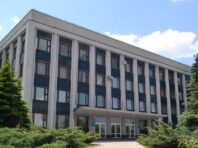 Двері зачиняються: окупанти на Луганщині обмежили виїзд чиновникам-колаборантам