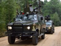 Прикордонники розбили ворожі укриття на Вовчанському напрямку (відео)