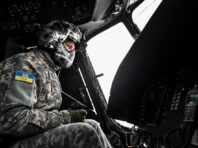 Повітряні сили показали кадри ударів по двох мостових переправах у Курській області