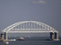 Партизани зафіксували перекидання російських засобів ППО ближче до Керченського мосту