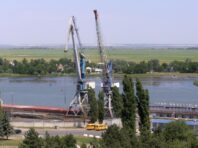 В районі порту Азов Ростовської області пролунав вибух і спалахнула пожежа, – ЗМІ