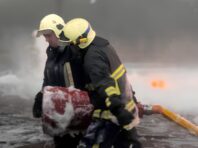 Рятувальники показали, як гасили масштабну пожежу на Прикарпатті після нічної атаки