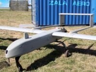 Росіяни почали чіпляти додаткову камеру на розвідувальні дрони: в ЗМІ пояснили для чого