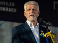 Україна має погодитися з тимчасовим контролем РФ над певними територіями, – президент Чехії