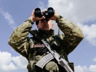 ДПСУ затримала зятя і тещу, які прикинулись “молодятами”, щоб виїхати за кордон