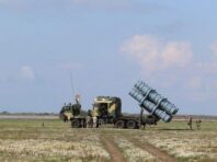 Україна могла вдарити по складах РФ у Маріуполі крилатою ракетою “Нептун”, – Defence Express