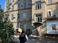 Подвійний удар по медустанові, загиблі та поранені: що відомо про ранковий обстріл Сум
