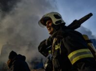 Росіяни вдарили по Харкову КАБами: є прильоти, виникла пожежа