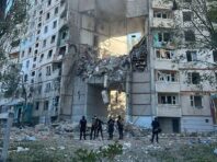 Поверхи “склалися”. Що відомо про наслідки удару КАБами по висотках у Харкові