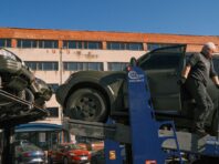 ДУК “Правий сектор” отримав позашляховик від “Української команди”