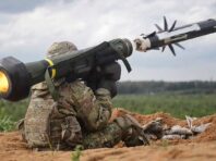 Боєць Нацгвардії знищив російський танк з ПТРК “Javelin” (відео)
