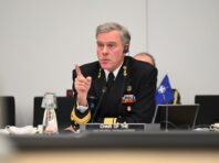 Україна має право захищати себе ударами по Росії, – генерал НАТО