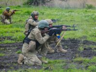 На фронті відбулось 164 бої, ворог активно атакує на п’яти напрямках, – Генштаб