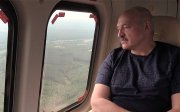 Поруч з вертольотом Лукашенка. До Білорусі залетіло три російські