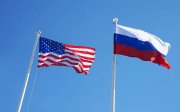 Прапори США та Росії