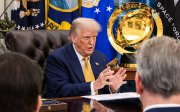 Трамп не хоче терпіти витівки Медведєва