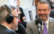 Бейкон публічно похвалив Україну