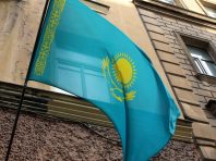 Казахстан передав Україні автомобілі швидкої допомоги попри відносини з Росією