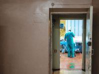 Першокурсники замінюють медиків в окупованому Луганську