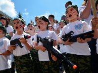 РФ поширює антизахідну пропаганду навіть через іноземців