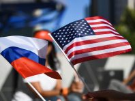 Санкції з громадян Росії починають знімати американці
