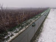 Антидронові тунелі на прифронтових трасах Запоріжжя пошкодила негода 11 січня