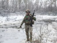 Бої у Вовчанську – росіяни лізуть через перемерзлі річки